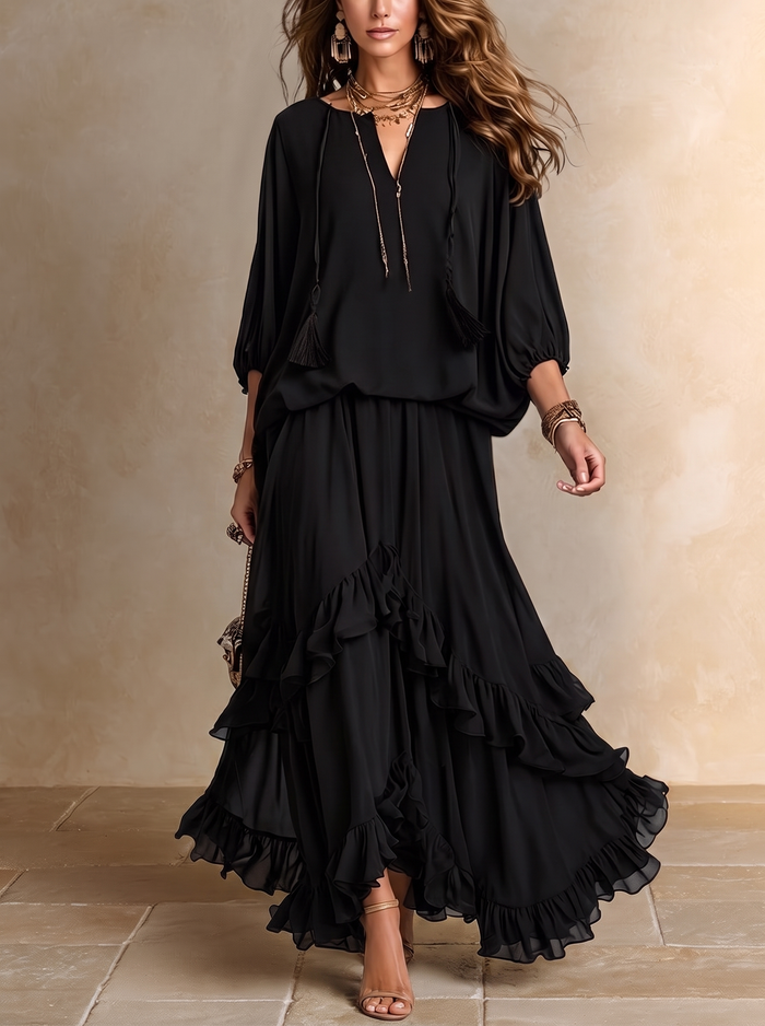 Elvira | Conjunto de Top de Gasa Negro con Escote en V y Flecos Combinado con Falda de Volantes en Capas