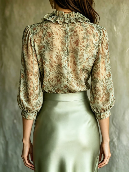 Antonella | Blusa Elegante con Volantes Florales y Minifalda de Satén