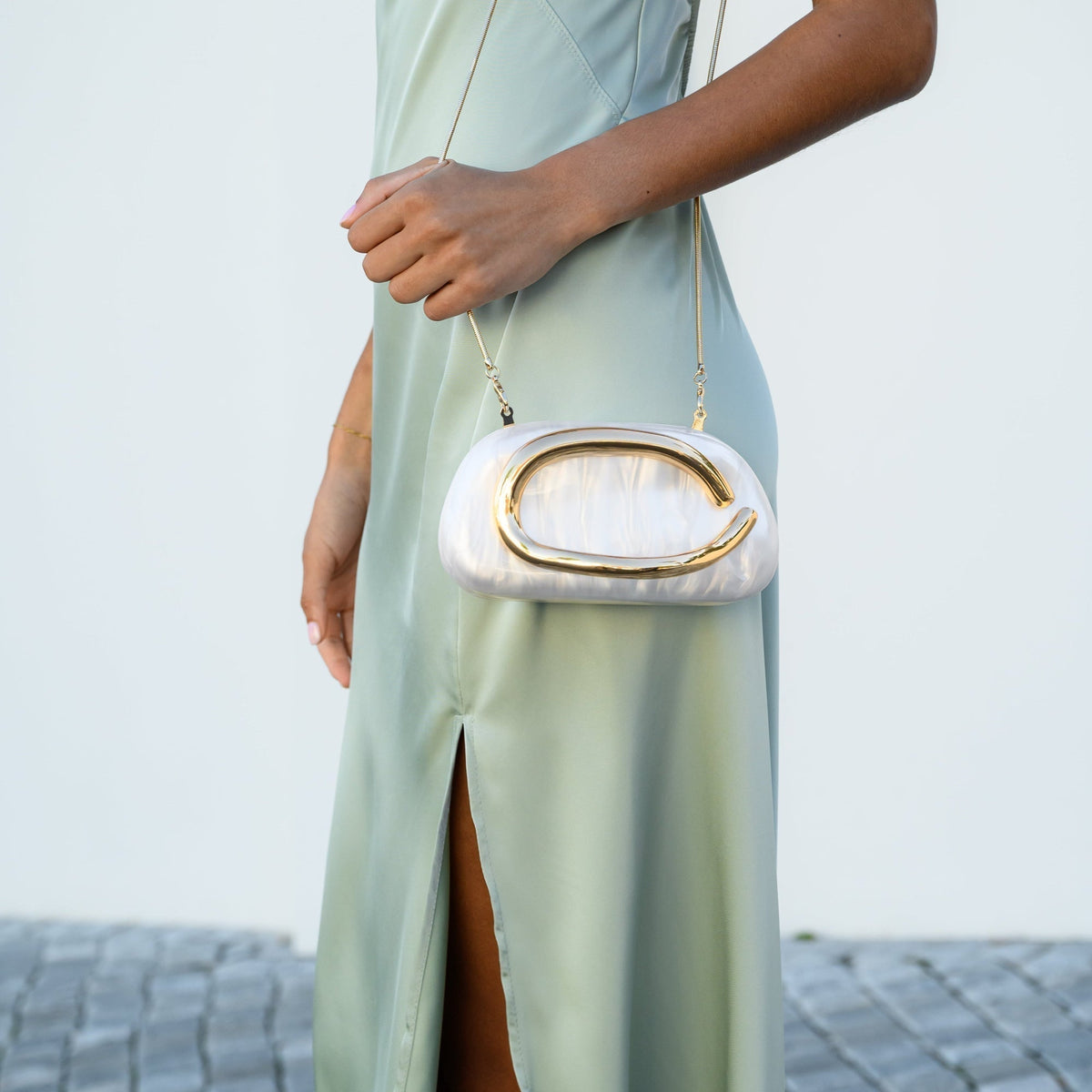 Aurélie | Pochette Perlée Sculpturale à Détail Doré
