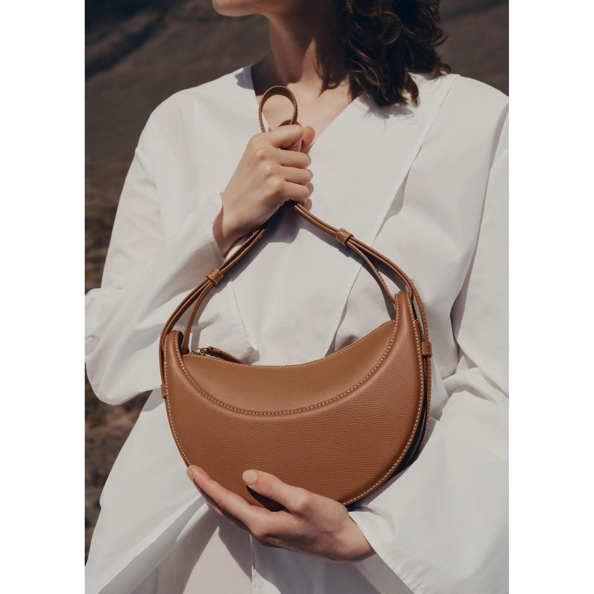 Amélie | Sac Amara en Cuir Veau Silhouette Nuage