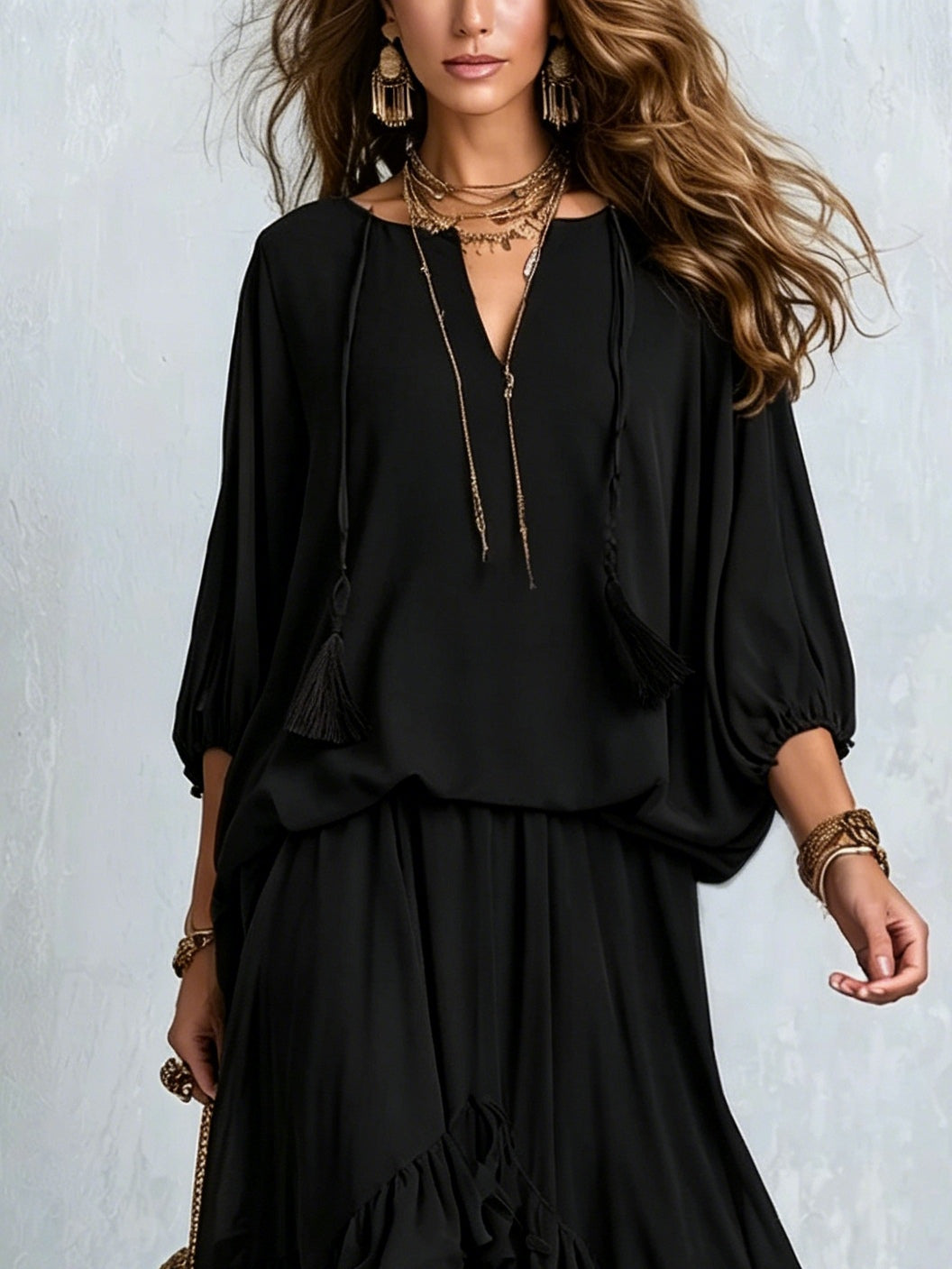 Elvira | Conjunto de Top de Gasa Negro con Escote en V y Flecos Combinado con Falda de Volantes en Capas