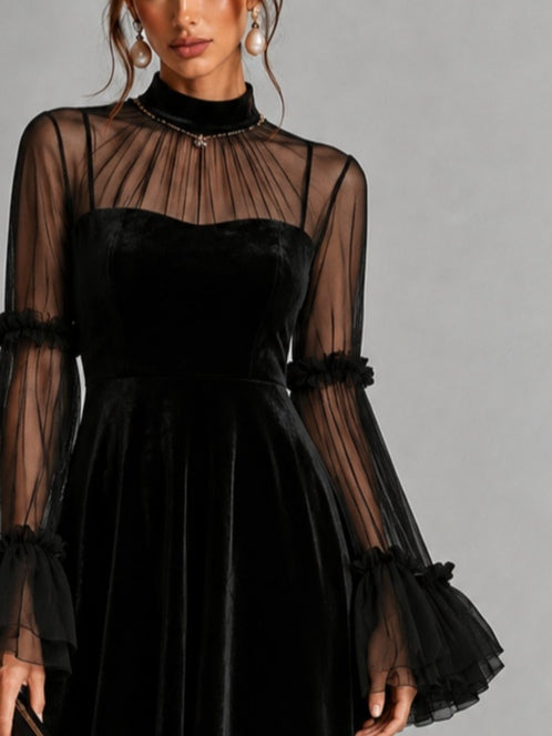 Stefania | Vestido Midi Plisado de Terciopelo Negro y Malla Transparente