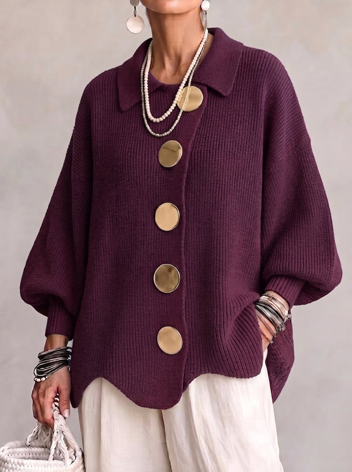 Yvanna | Cardigan Oversize Col Pointu et Grands Boutons Métalliques